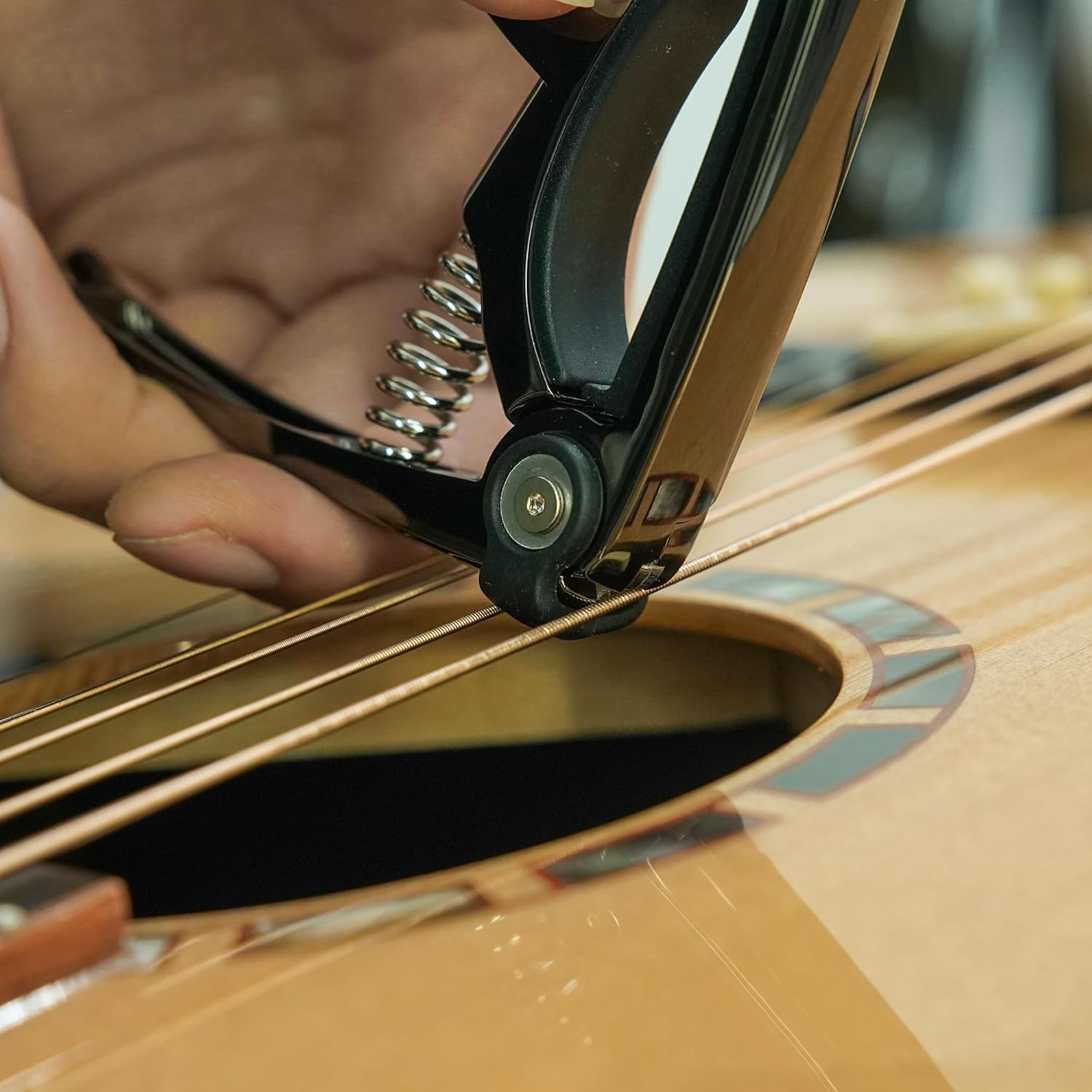 Capotasto 4-in-1 per Chitarre  - Musical Instrument Strings recensione e prezzo